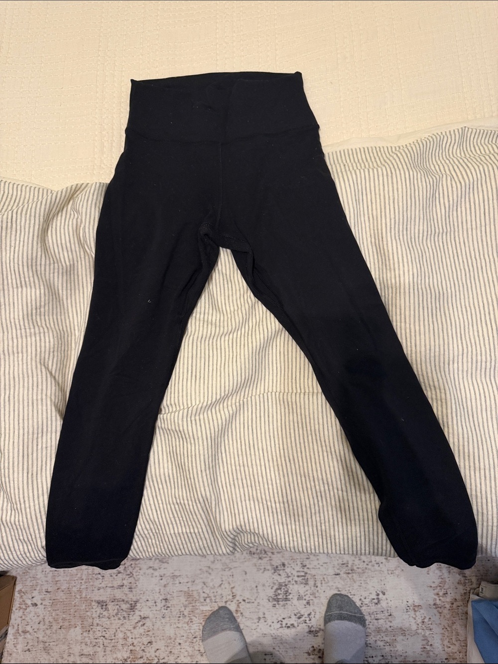 Aritzia black leggings